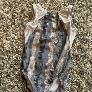 Leotard super cute detailed wavy color